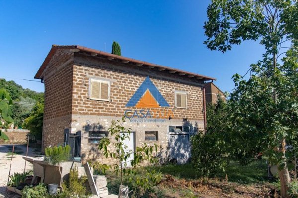 casa indipendente in vendita ad Alviano