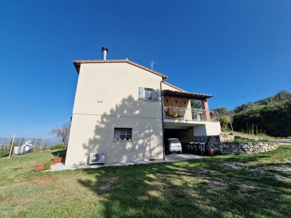 casa indipendente in vendita ad Alviano