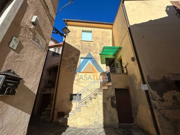casa indipendente in vendita ad Alviano
