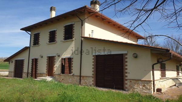 casa indipendente in vendita ad Alviano