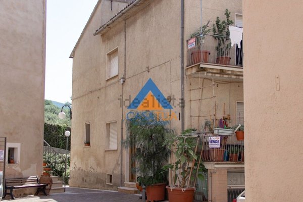 casa semindipendente in vendita ad Alviano