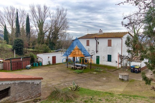 casa indipendente in vendita ad Alviano