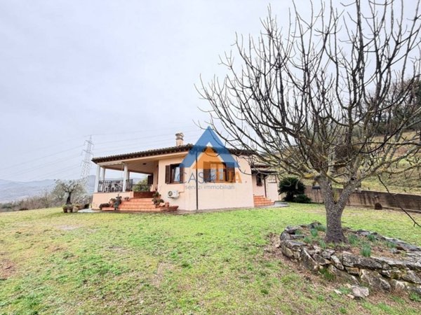 casa indipendente in vendita ad Alviano