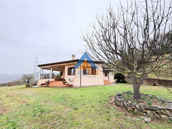 casa indipendente in vendita ad Alviano