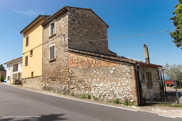 casale in vendita ad Alviano