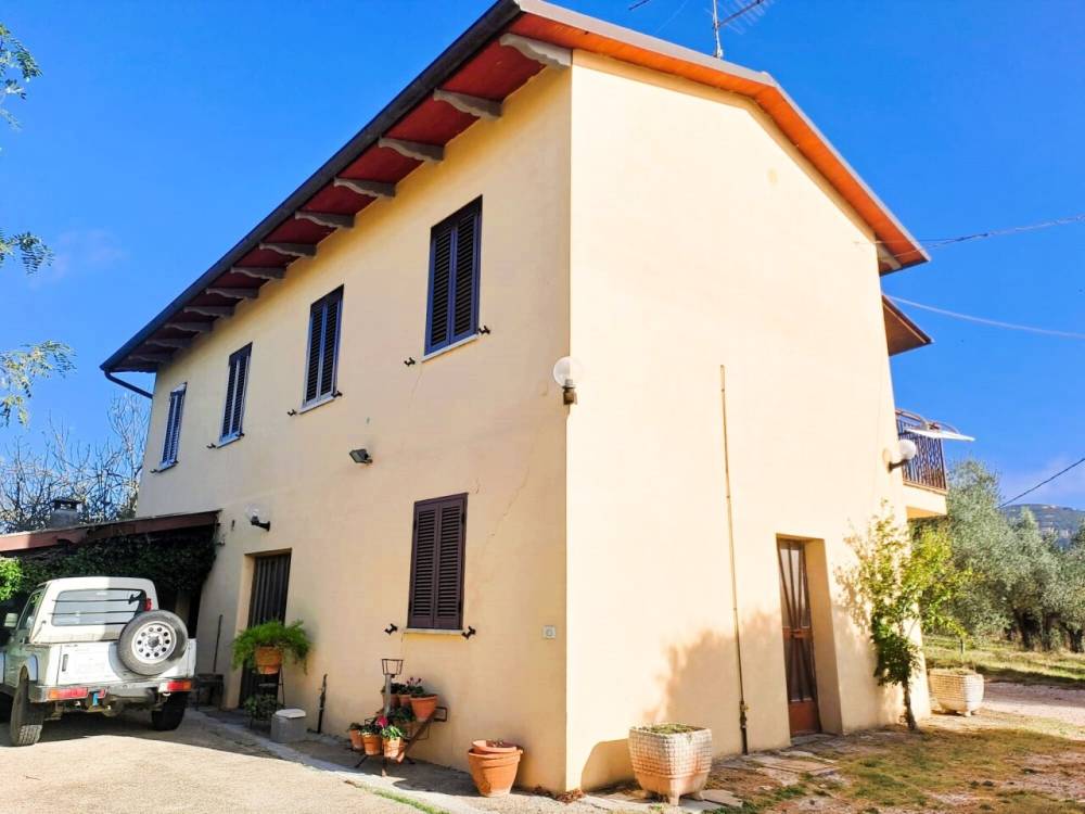 casa indipendente in vendita ad Alviano