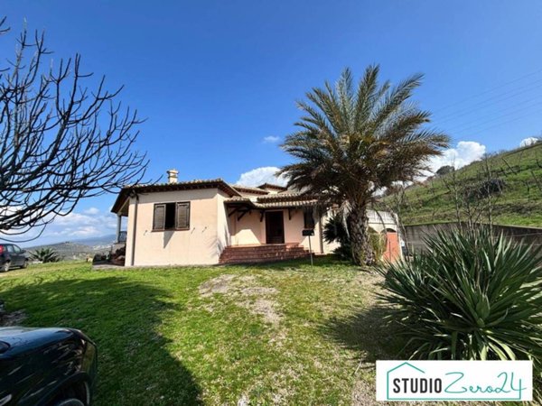 casa indipendente in vendita ad Alviano