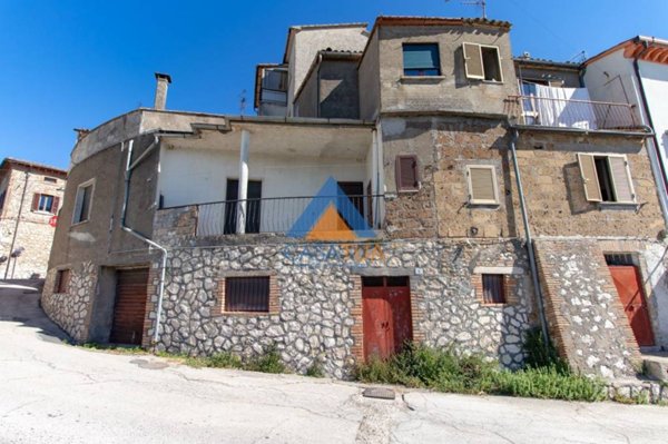 casa indipendente in vendita ad Alviano