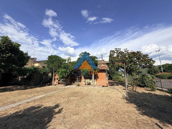 casa indipendente in vendita ad Alviano