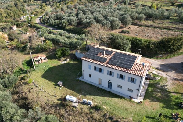 casa indipendente in vendita ad Alviano