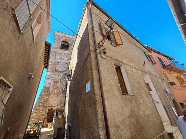 casa indipendente in vendita ad Alviano
