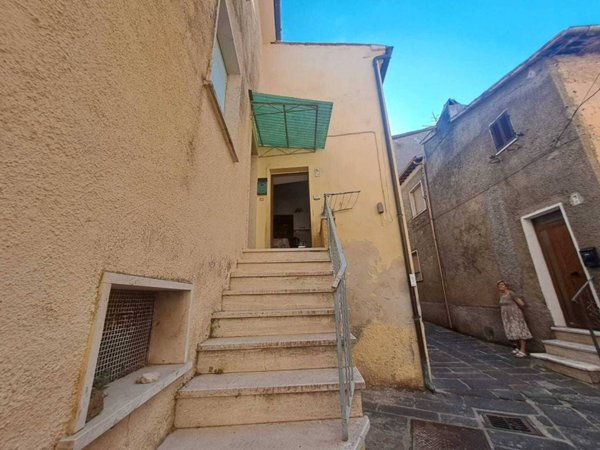 casa indipendente in vendita ad Alviano