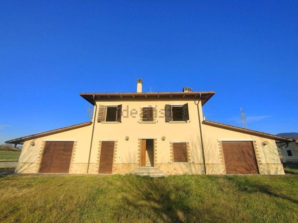 casa indipendente in vendita ad Alviano