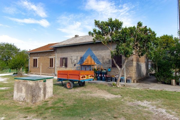 casa indipendente in vendita ad Alviano
