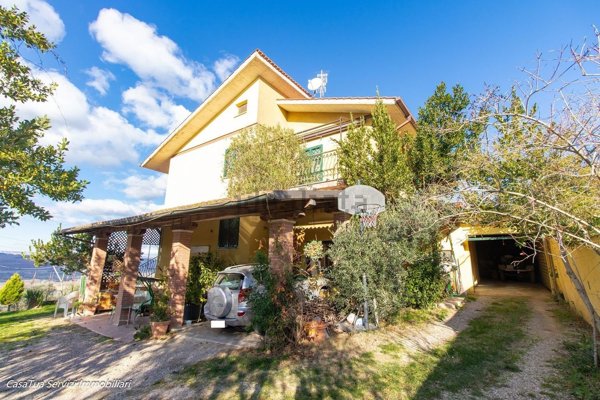 casa indipendente in vendita ad Alviano