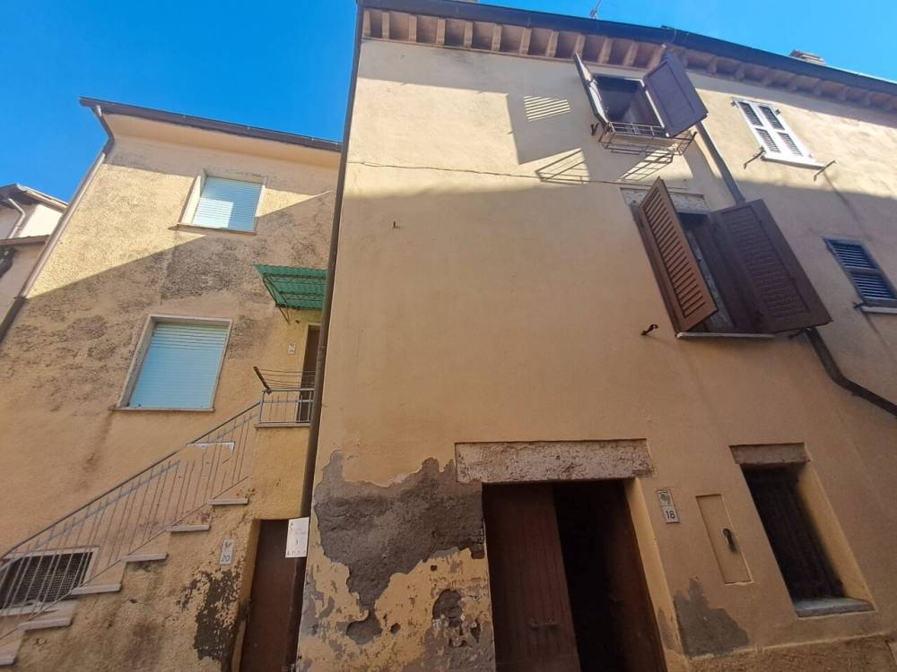 casa indipendente in vendita ad Alviano