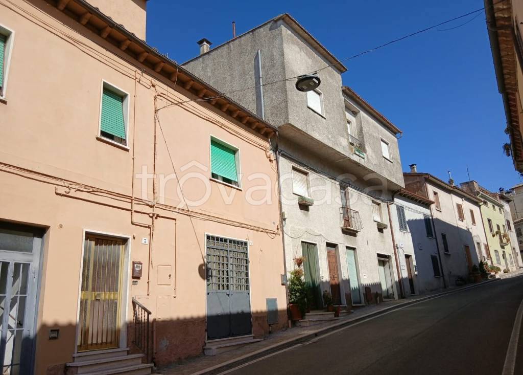 casa indipendente in vendita ad Alviano