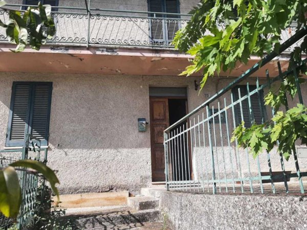 casa indipendente in vendita ad Amelia