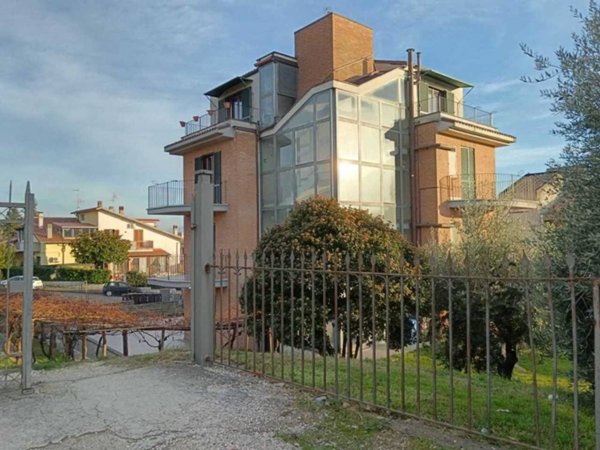 casa indipendente in vendita ad Amelia