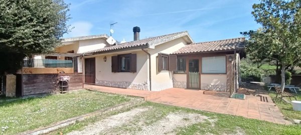 casa indipendente in vendita ad Amelia