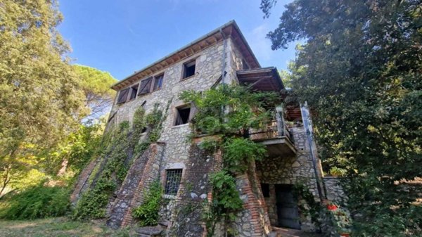 casa indipendente in vendita ad Amelia
