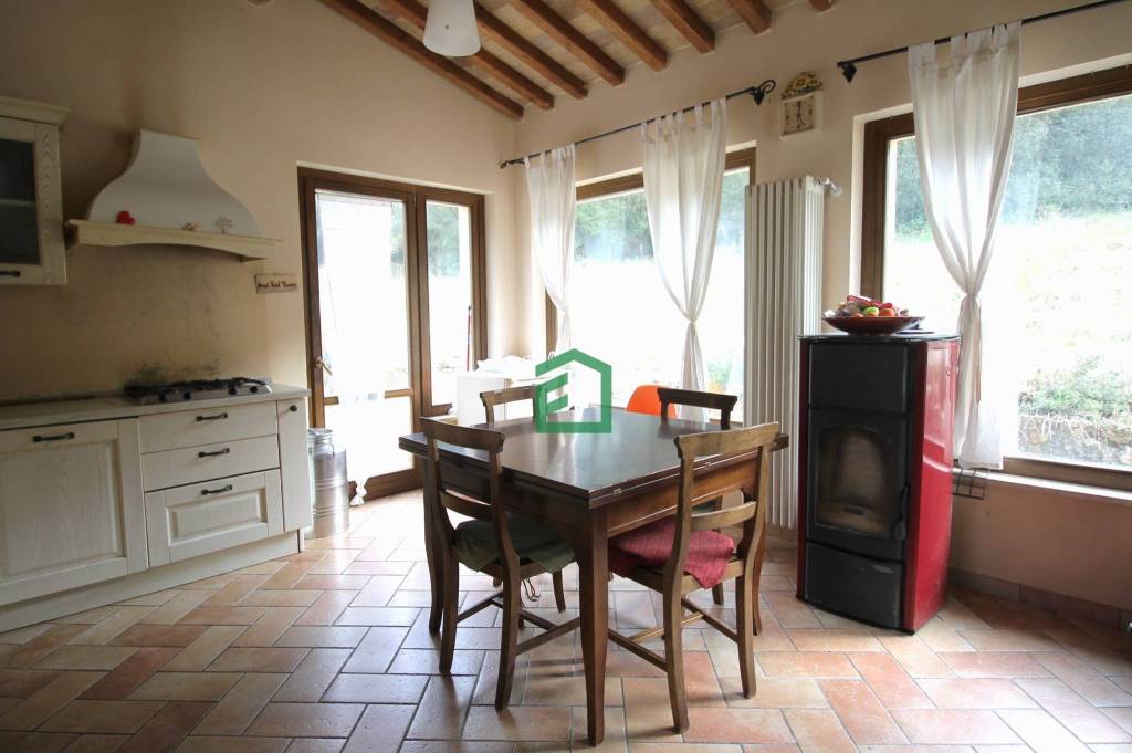 casa indipendente in vendita ad Amelia