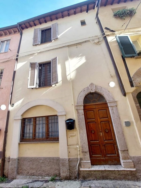 appartamento in vendita ad Amelia