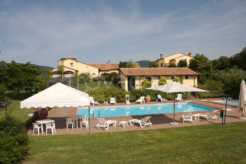 locale di sgombero in vendita ad Amelia