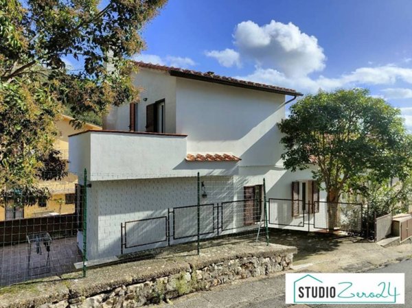 casa indipendente in vendita ad Amelia