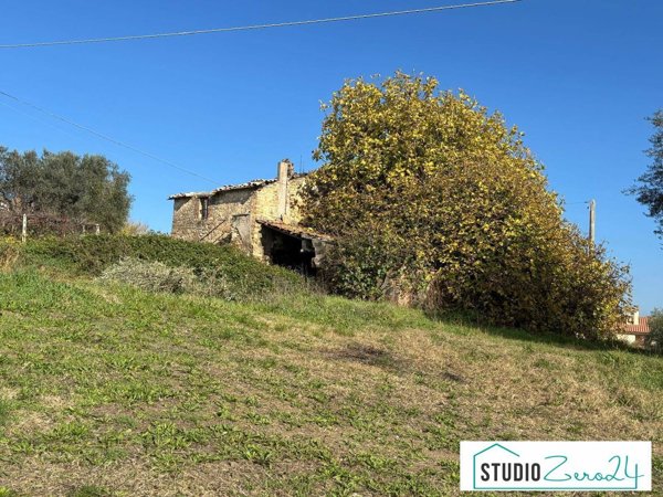 quadrivano in vendita ad Amelia