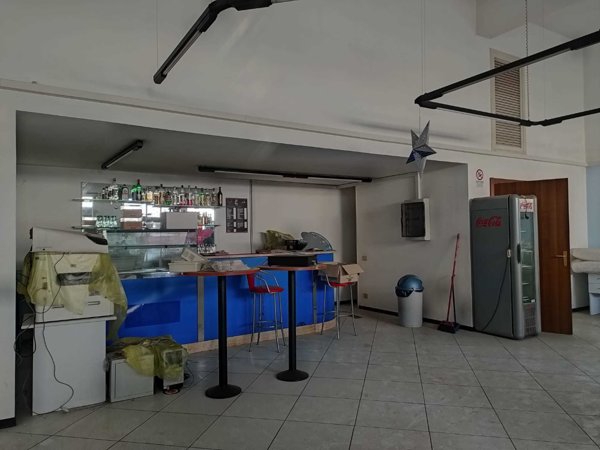 locale commerciale in vendita ad Amelia