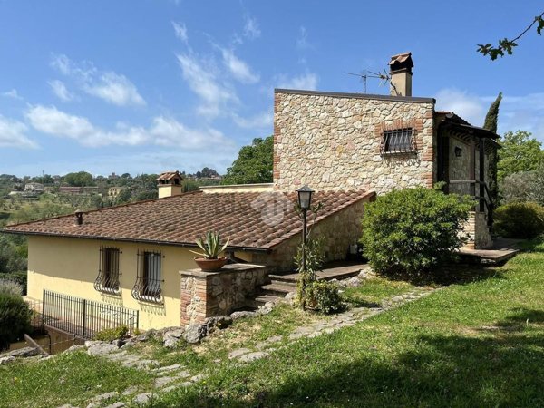 casa indipendente in vendita ad Amelia
