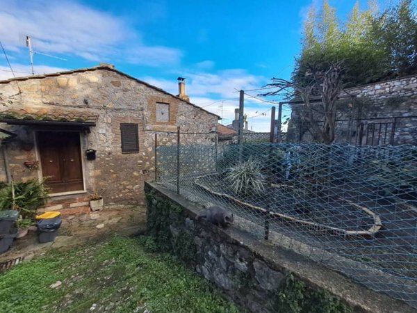 casa indipendente in vendita ad Amelia