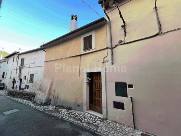 casa indipendente in vendita ad Amelia