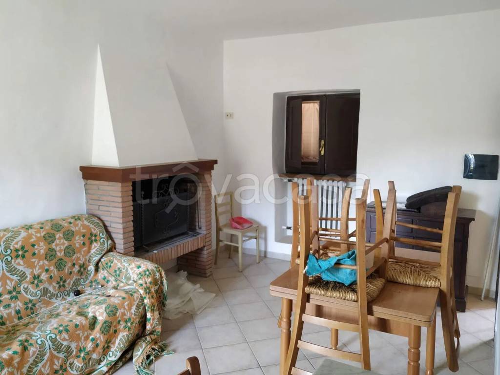 casa indipendente in vendita ad Amelia