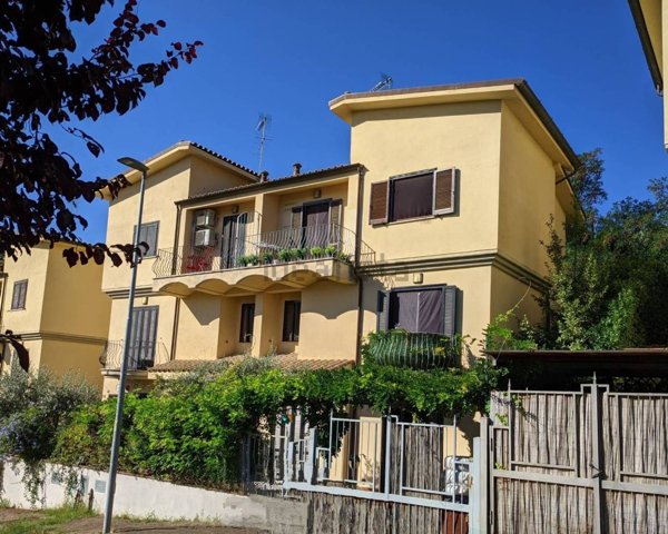 quadrivano in vendita ad Amelia