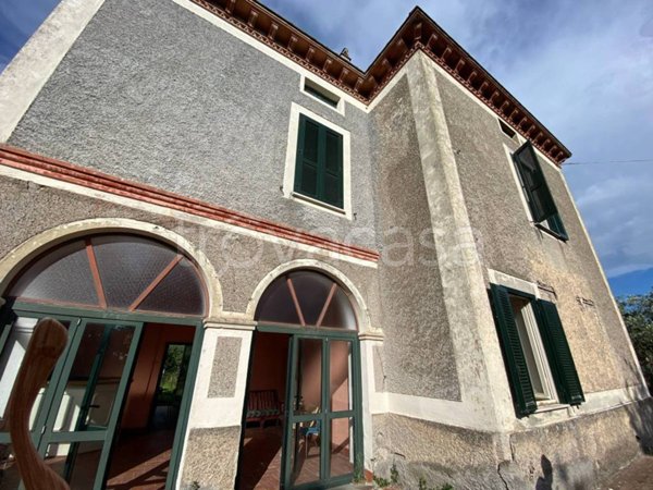 casa indipendente in vendita ad Amelia