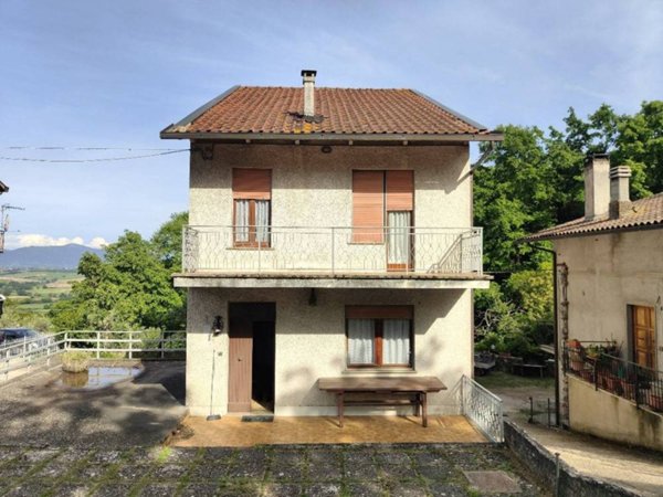 casa indipendente in vendita ad Amelia