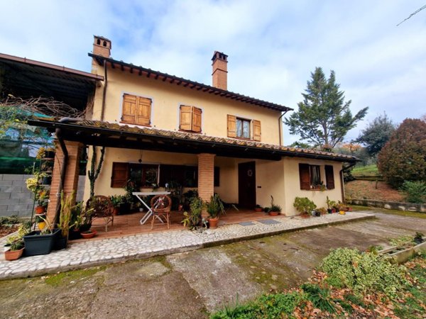 quadrivano in vendita ad Amelia