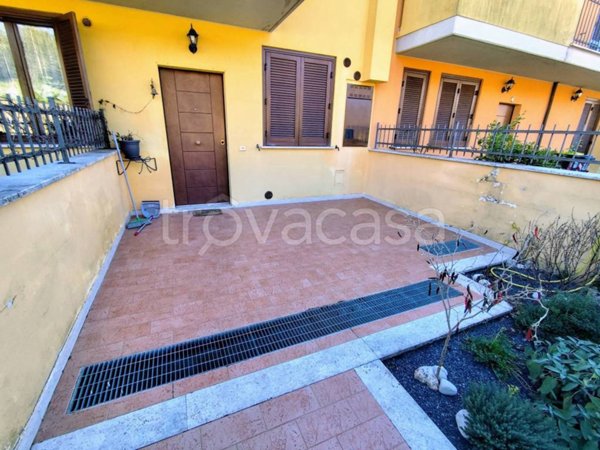 casa indipendente in vendita ad Amelia