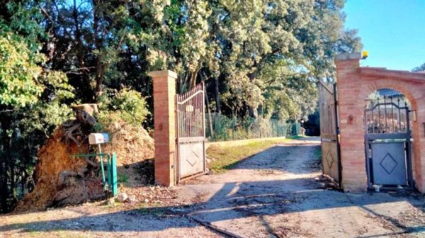 casa indipendente in vendita ad Amelia