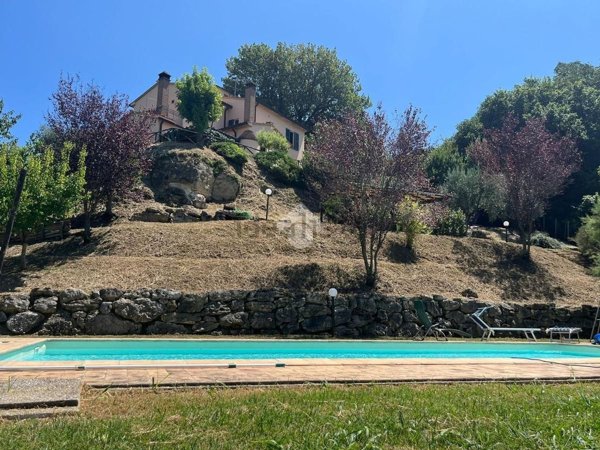 casa indipendente in vendita ad Amelia