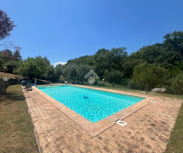 casa indipendente in vendita ad Amelia