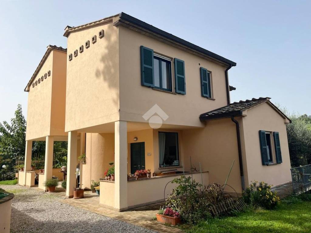 casa indipendente in vendita ad Amelia