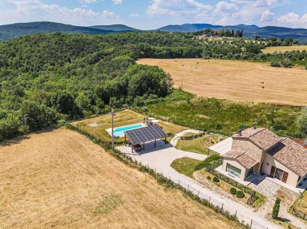 casa indipendente in vendita ad Amelia