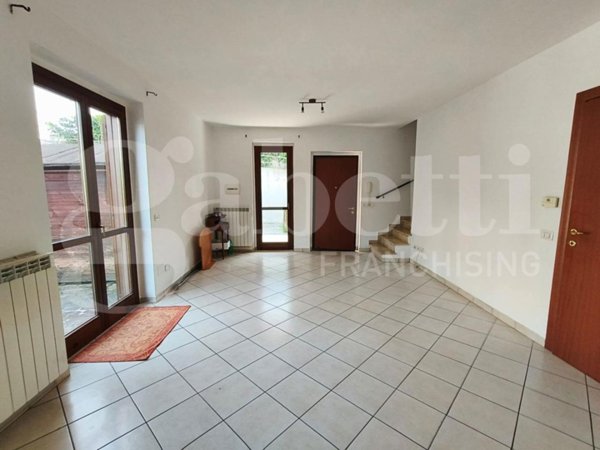 casa indipendente in vendita ad Amelia