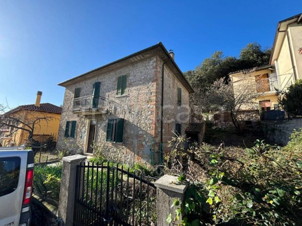 casa indipendente in vendita ad Amelia