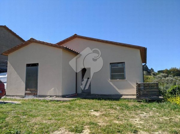 casa indipendente in vendita ad Amelia