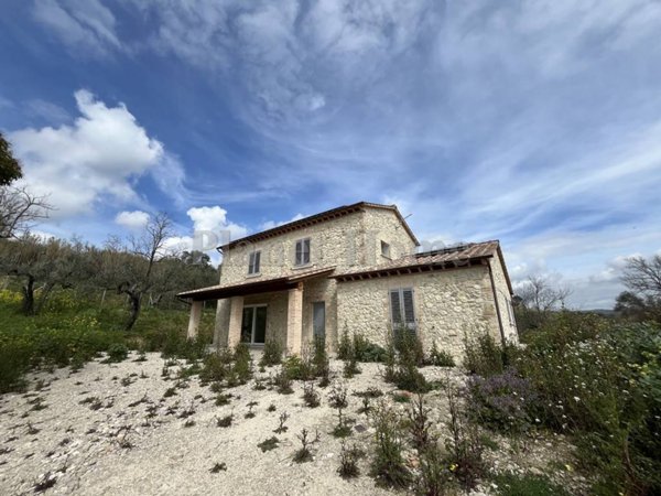 casa indipendente in vendita ad Amelia