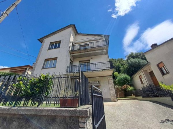 casa indipendente in vendita ad Amelia